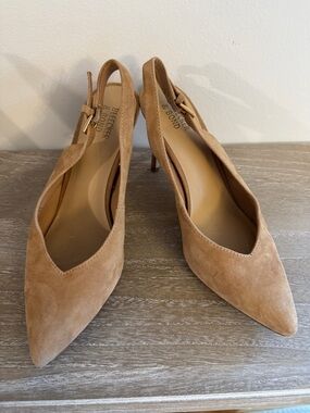 Bleeker & Bond Tan Suede Pointed Toe Slingback Heels